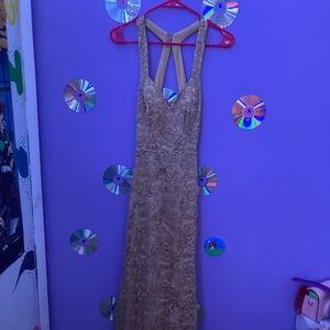 Gold Fabian’s Dress| Long Formal Size 0| Gold Silky Lace